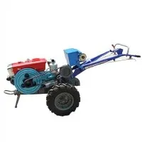 Caminar darrere d'un tractor